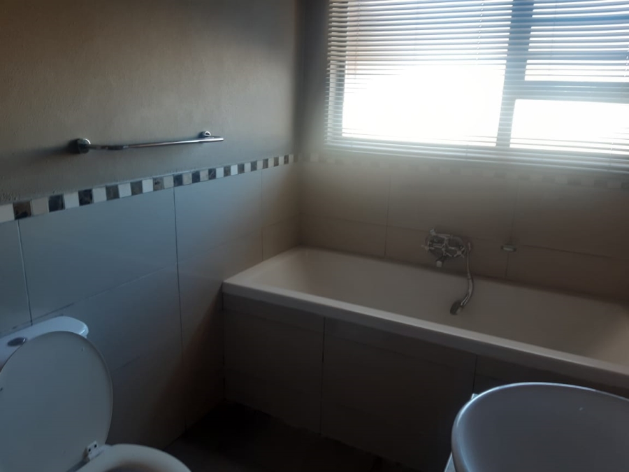 To Let 3 Bedroom Property for Rent in Hillside Free State